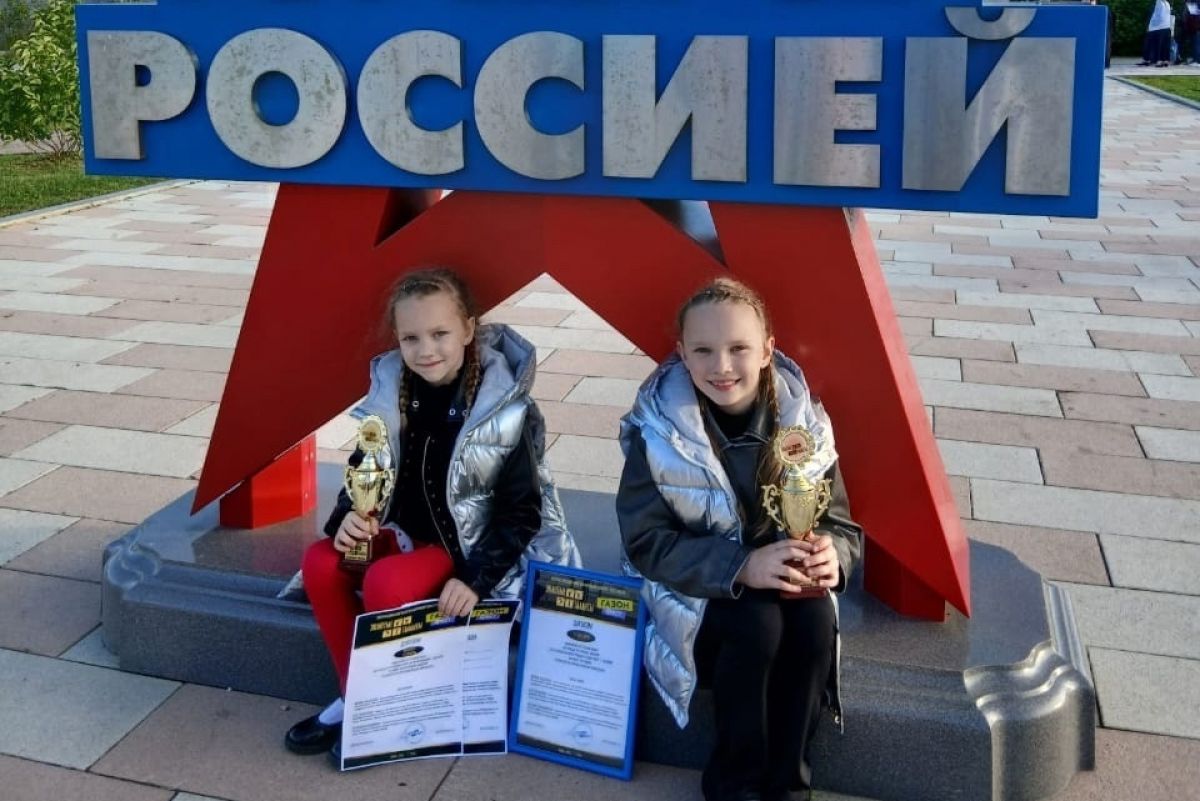 Юные и талантливые солистки студии «ВЭСТ» вновь на вершине вокального олимпа Юные и талантливые солистки студии «ВЭСТ» вновь на вершине вокального олимпа