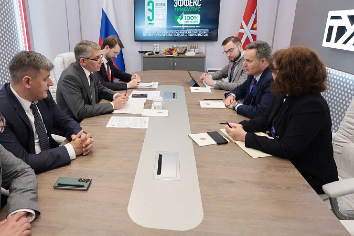 ПМЭФ-2025: Дмитрий Миляев провел встречу с руководителями компании «Балтика» ПМЭФ-2025: Дмитрий Миляев провел встречу с руководителями компании «Балтика»