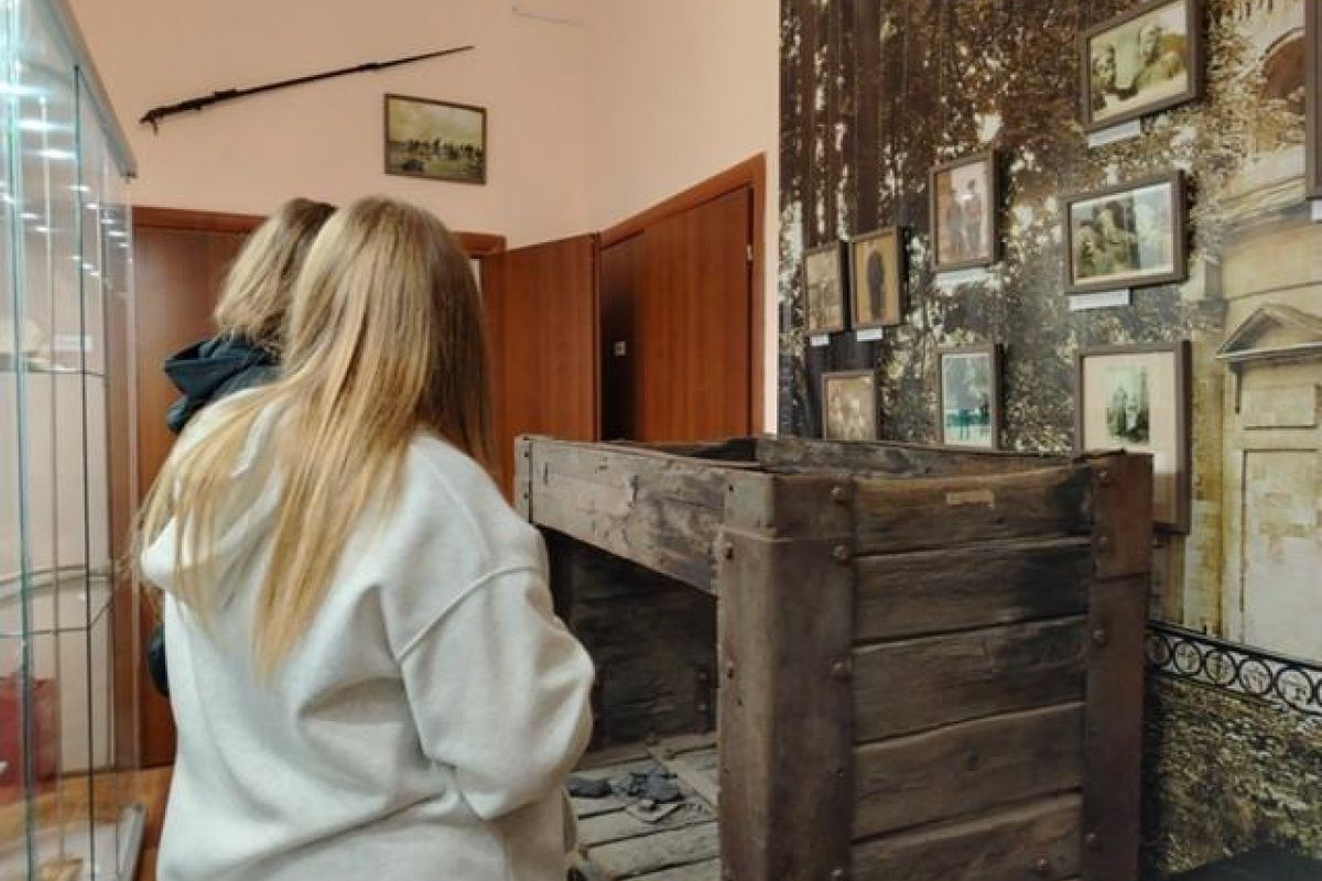 В «Бобриках» прошел краеведческий час «Шахтерский Донской» В «Бобриках» прошел краеведческий час «Шахтерский Донской»