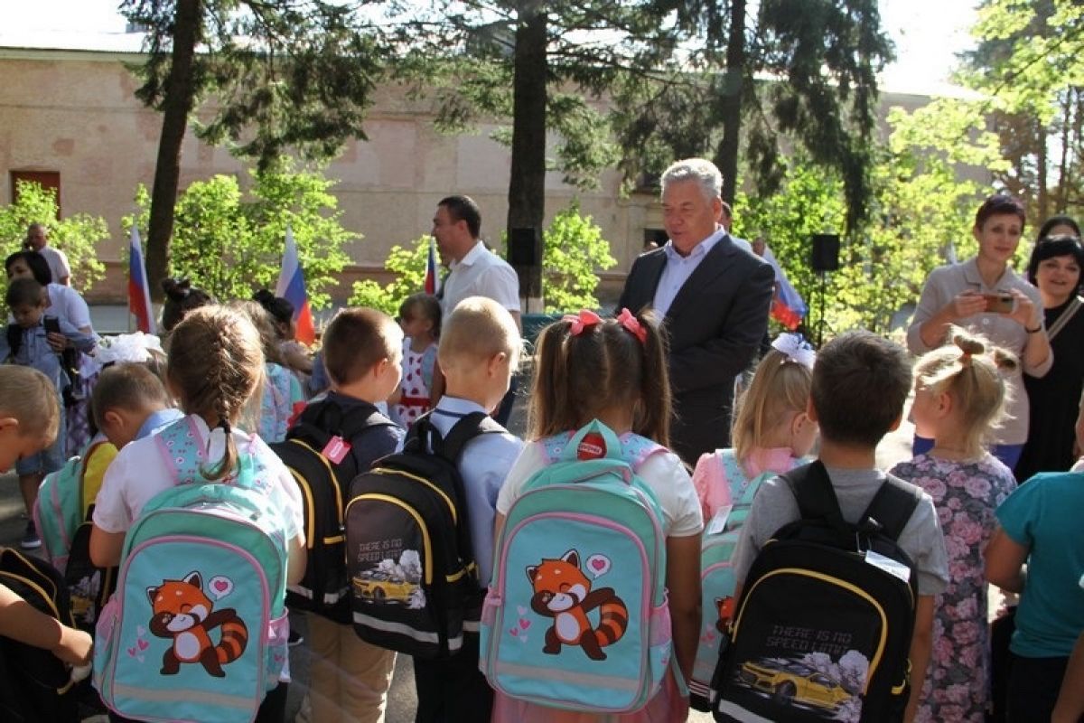 «Единая Россия» проведёт традиционную акцию «Собери ребёнка в школу» «Единая Россия» проведёт традиционную акцию «Собери ребёнка в школу»