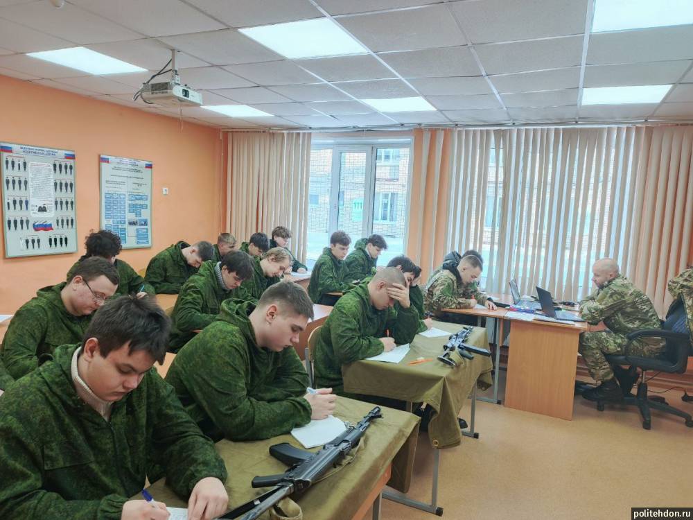 Донские студенты приступили к пятидневным учебным сборам по основам военной подготовки