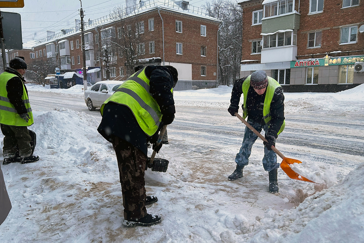 В Донском ликвидируются последствия снегопада В Донском ликвидируются последствия снегопада