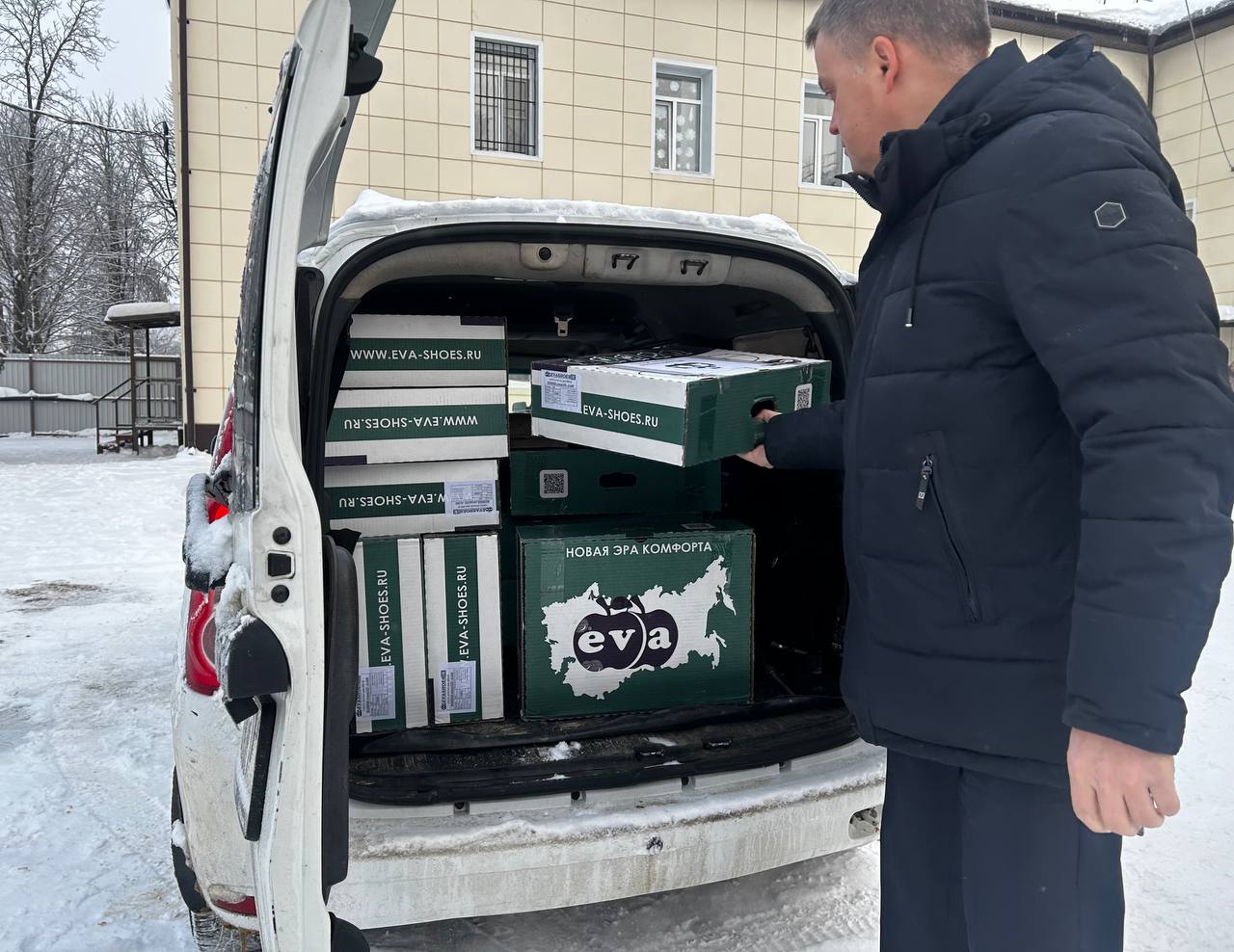 Дончане отправили гуманитарную помощь участникам СВО