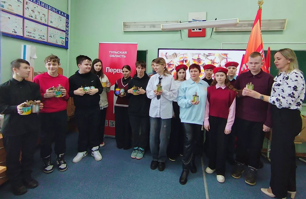 Учащиеся Донской школы № 1 на Бобрик-Горе изготовили «окопные свечи» для участников СВО Учащиеся Донской школы № 1 на Бобрик-Горе изготовили «окопные свечи» для участников СВО