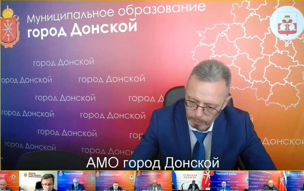 Владимир Белов доложил Дмитрию Миляеву о ходе ямочного ремонта на дорогах Донского Владимир Белов доложил Дмитрию Миляеву о ходе ямочного ремонта на дорогах Донского