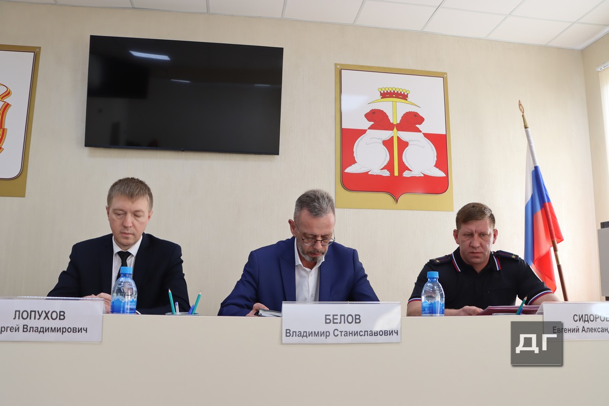 Правоохранители Донского предупредили жителей о вовлечении подростков в преступления Правоохранители Донского предупредили жителей о вовлечении подростков в преступления