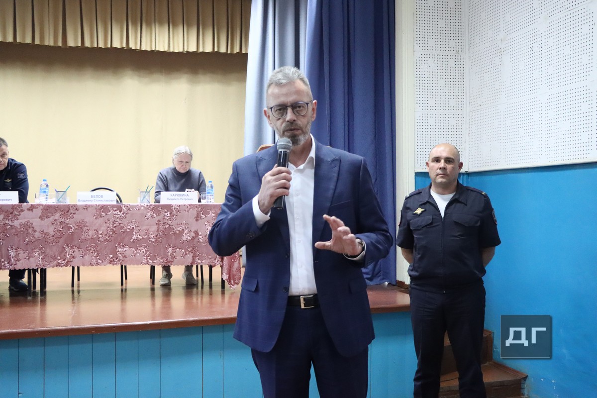 Владимир Белов встретился с жителями микрорайона Руднева
