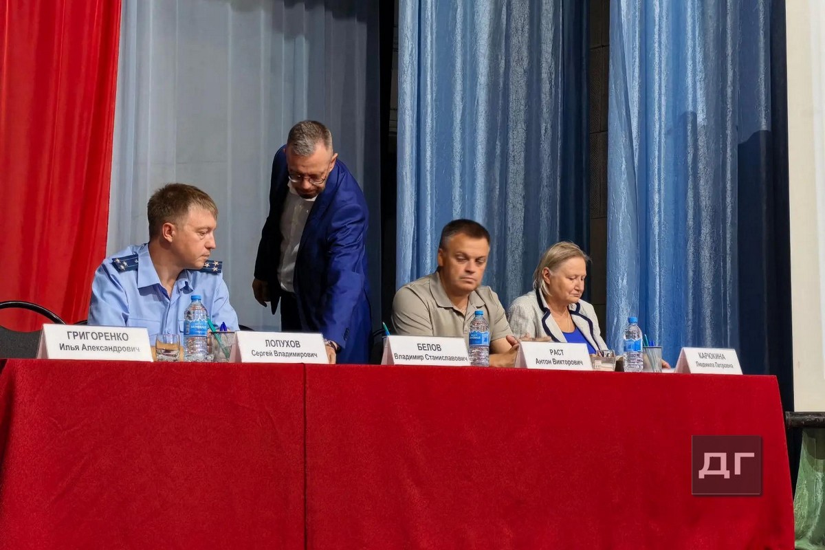 Владимир Белов провел встречу с жителями микрорайона Комсомольского