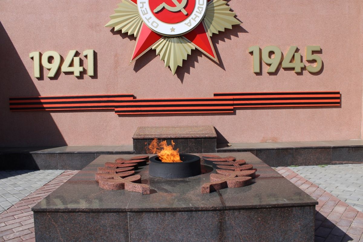 Первые лица Донского поздравили горожан с 80-летием Победы Первые лица Донского поздравили горожан с 80-летием Победы