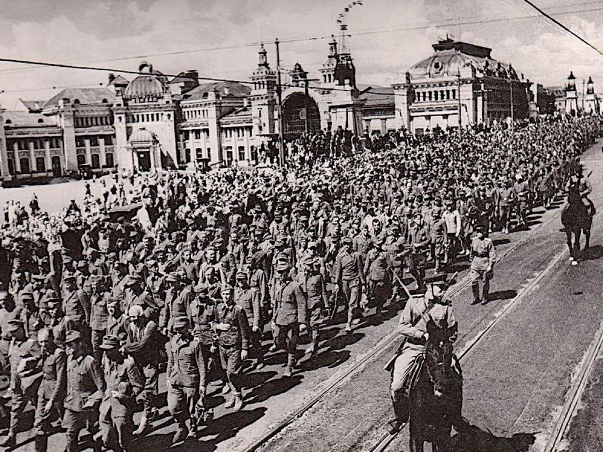 80 лет назад в Москве прошел «парад побежденных»
