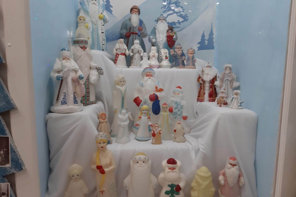 325 лет назад вышел Указ Пётра I о переносе празднования Нового года с 1 сентября на 1 января 325 лет назад вышел Указ Пётра I о переносе празднования Нового года с 1 сентября на 1 января