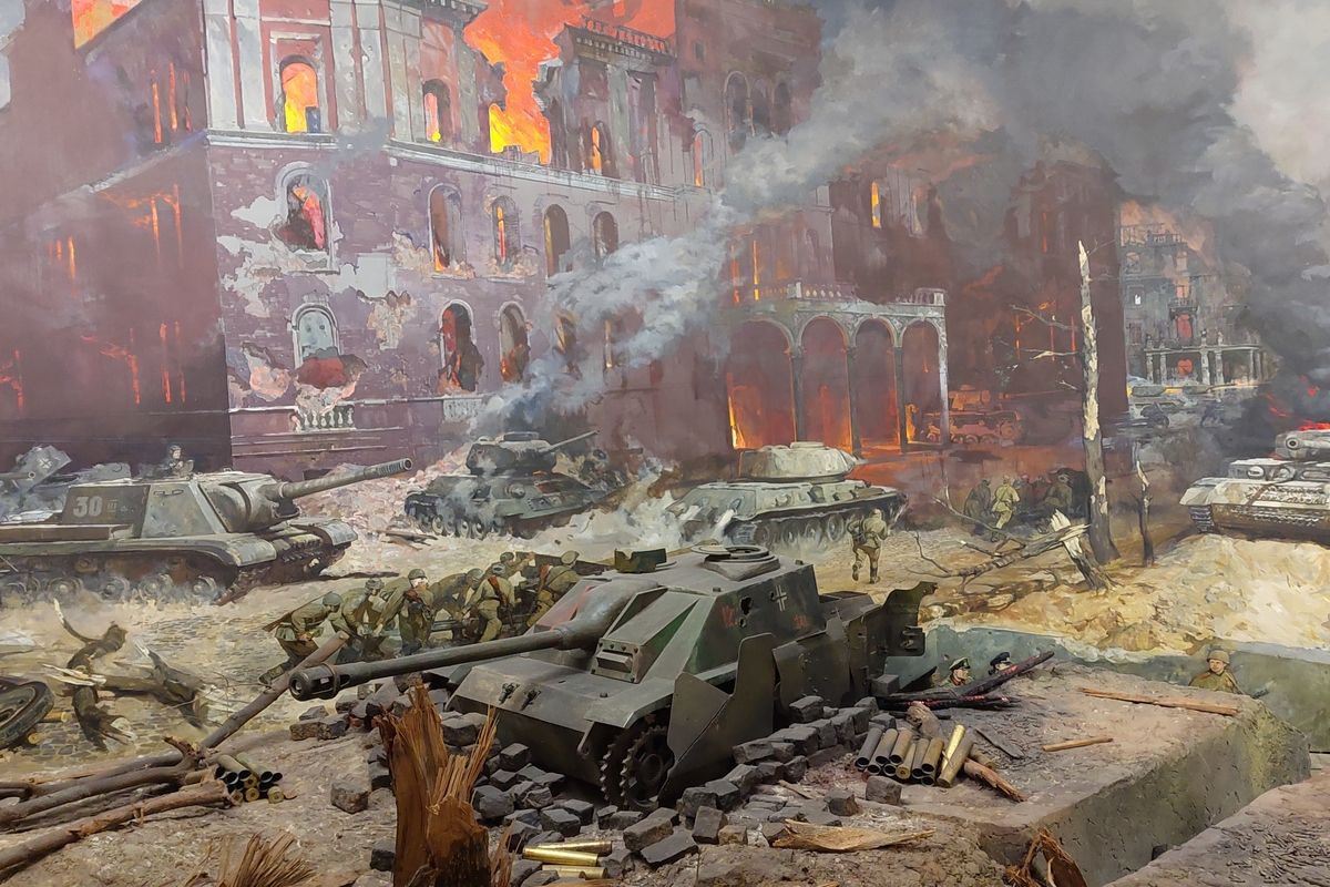 80 лет назад советские войска полностью овладели столицей Германии Берлином 80 лет назад советские войска полностью овладели столицей Германии Берлином