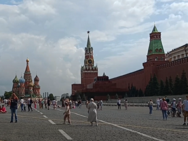 366 лет назад главная башня Московского Кремля переименована в Спасскую