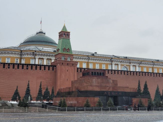 100 лет назад в Москве был открыт первый Мавзолей Ленина
