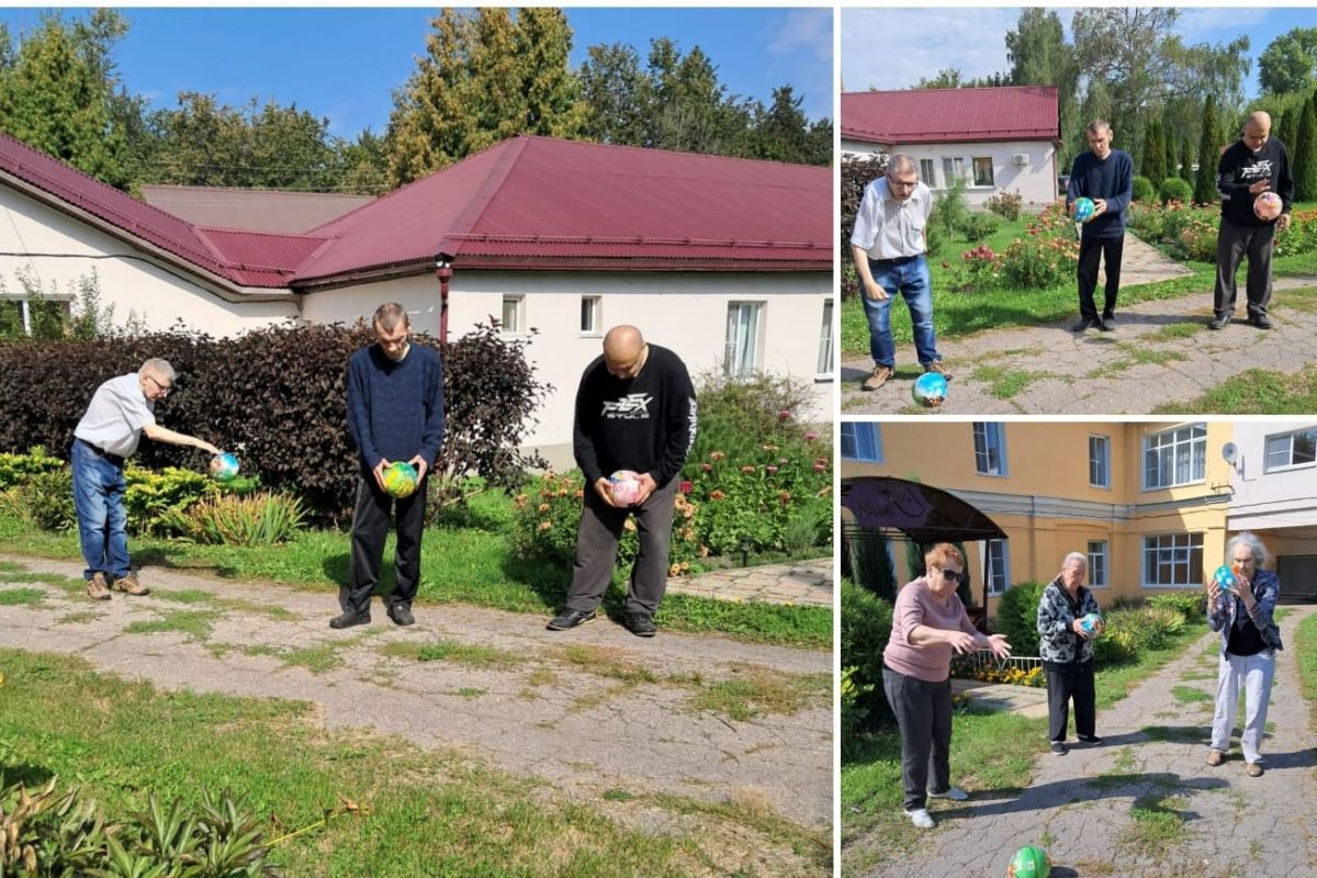 Для дончан преклонного возраста организовали подвижные игры на свежем воздухе Для дончан преклонного возраста организовали подвижные игры на свежем воздухе