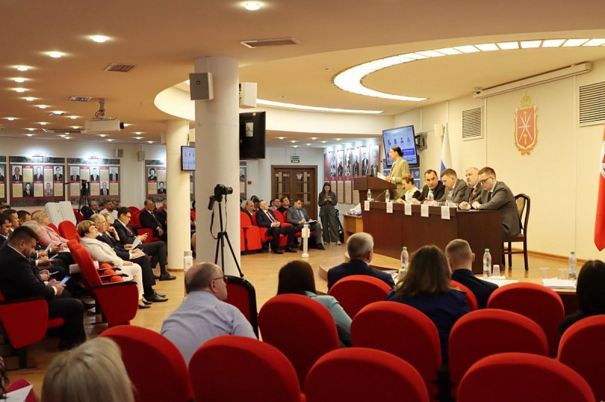 Андрей Дубровский: «Очень важно, когда наши парни, пришедшие с СВО, окружены вниманием и заботой» Андрей Дубровский: «Очень важно, когда наши парни, пришедшие с СВО, окружены вниманием и заботой»