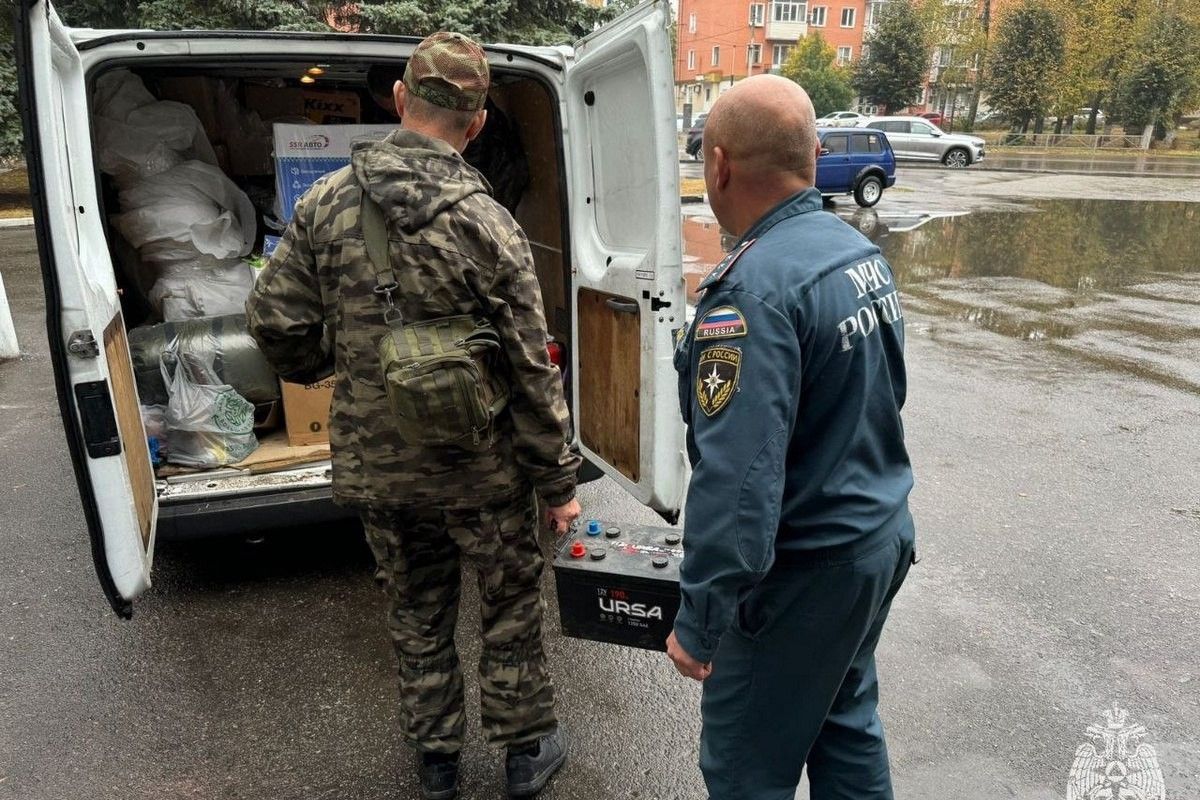 Узловские спасатели отправили очередную партию гуманитарной помощи участникам СВО