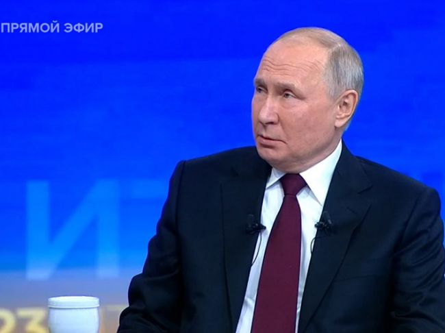 Владимир Путин: Запад «сам себе стреляет в ногу» Владимир Путин: Запад «сам себе стреляет в ногу»