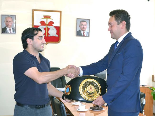 Дончанин Рауф Караев стал Чемпионом России по профессиональному боксу