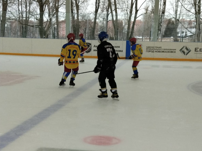 Донские хоккеисты поквитались с новомосковской командой за прошлогоднее поражение