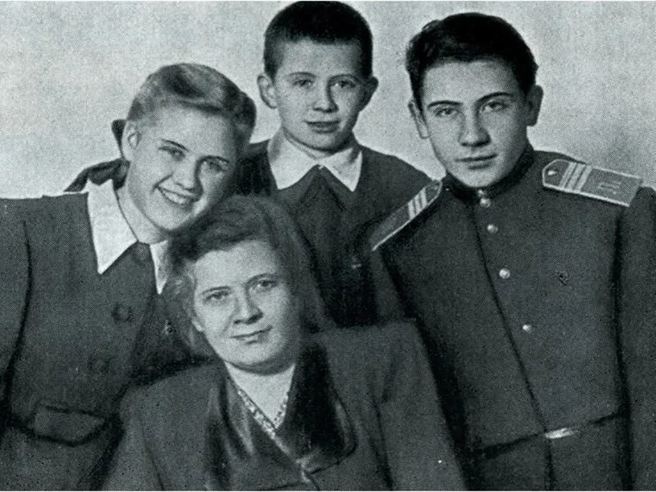 Жена и дети Владимира Молодцова