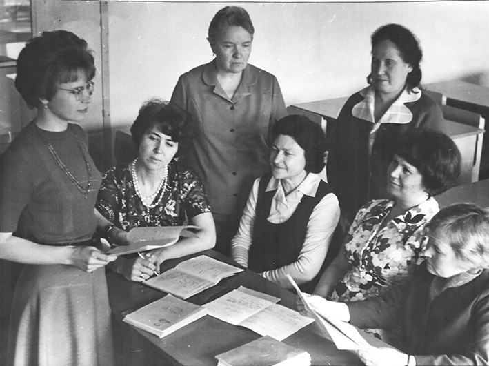 Учитель! Сколько нужно любви и огня! Учитель! Сколько нужно любви и огня!