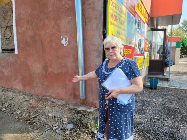 Жители одного из подъездов Северо-Задонска жалуются на проблемы с канализацией