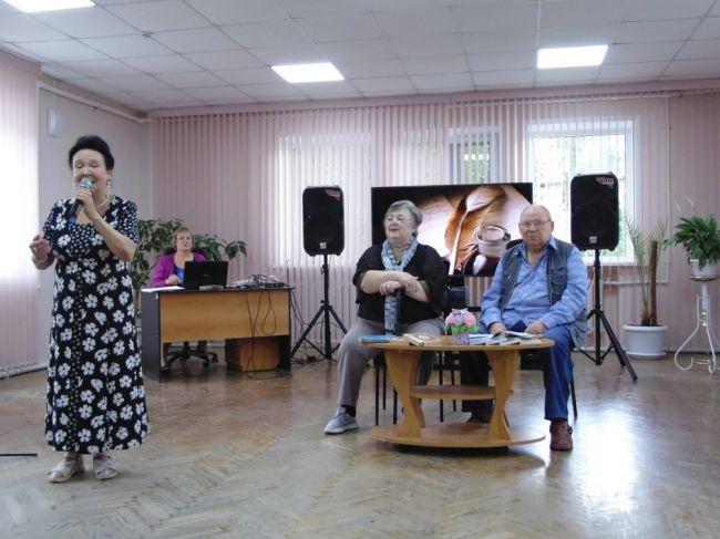 Пожилые дончане окунулись в мир поэзии