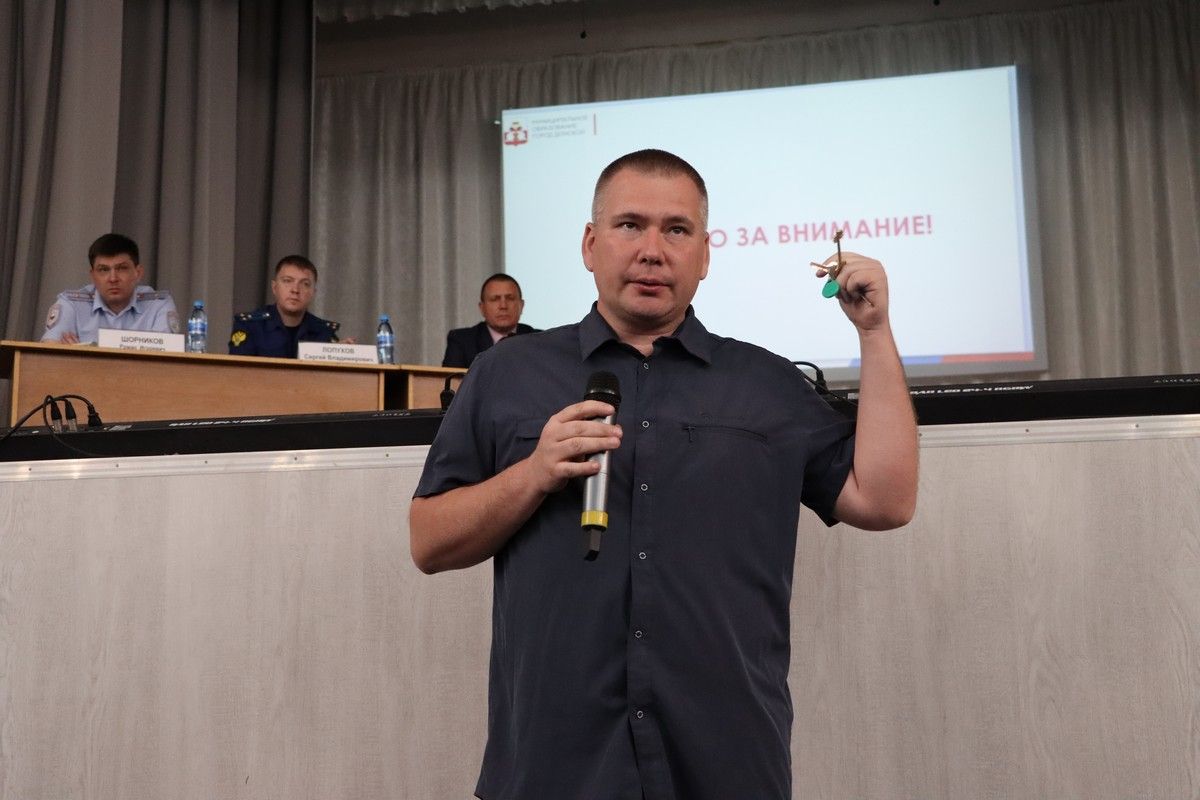 Дончане обсуждали с главой администрации работу нового водоканала Дончане обсуждали с главой администрации работу нового водоканала