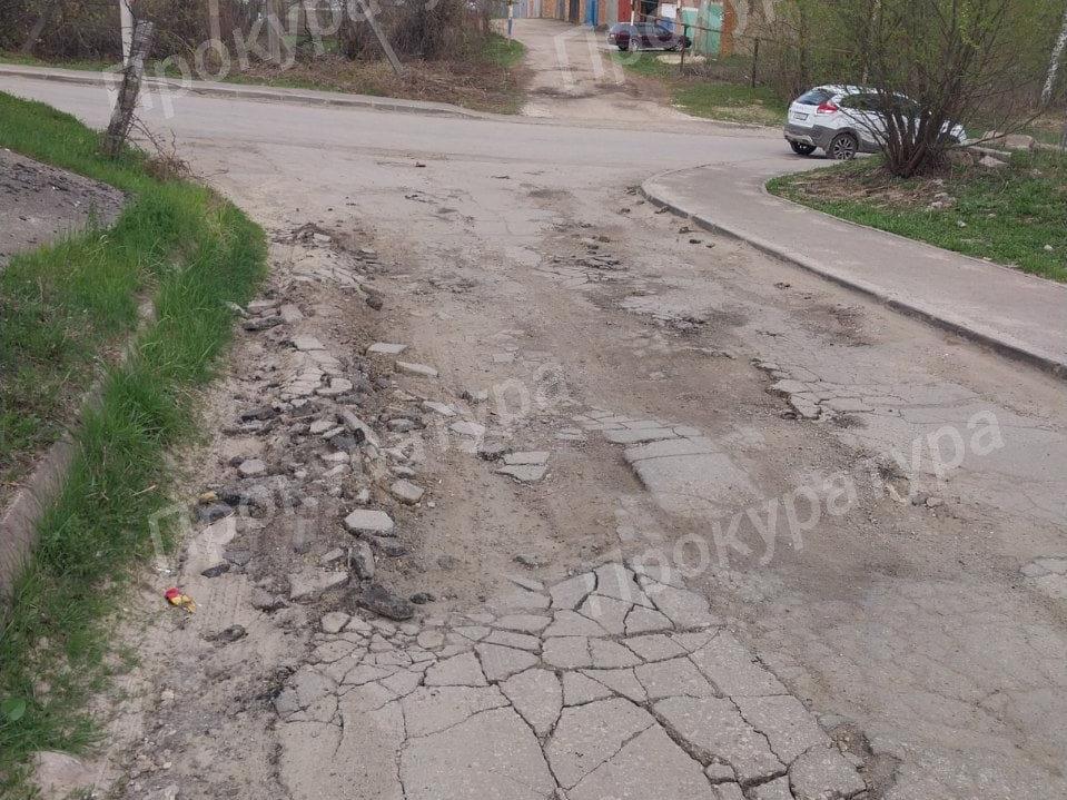 Прокуратура заинтересовалась состоянием дороги в Воловском районе