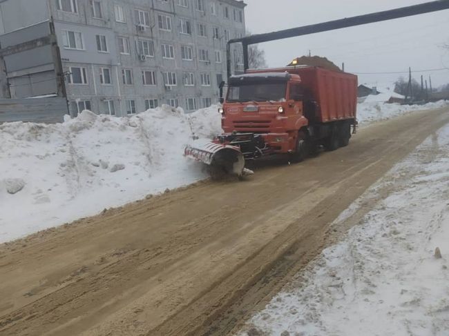 Силы коммунальных служб Донского брошены на борьбу с последствиями снегопада