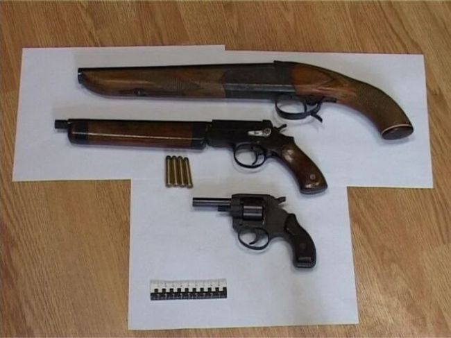 Дончанам предлагают добровольно сдать незаконно хранящееся у них оружие