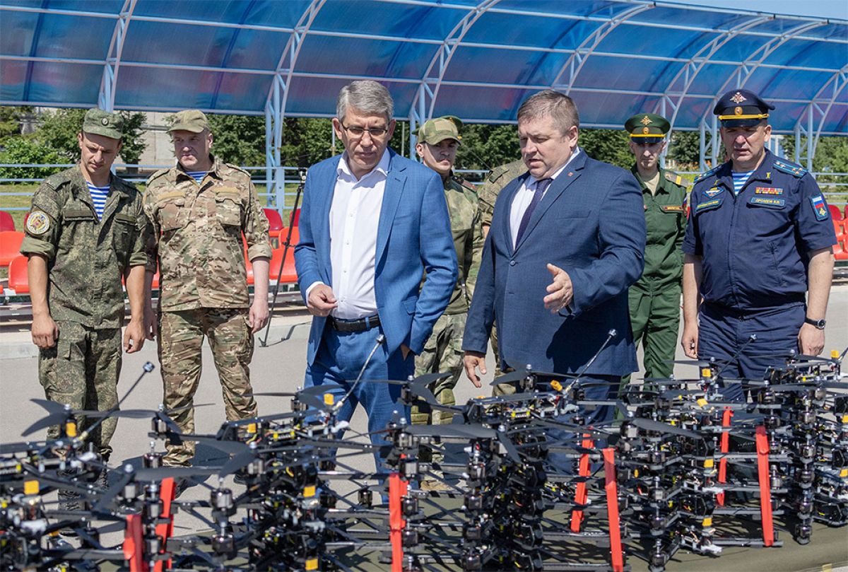 Более 100 наименований техники и специального оборудования Дмитрий Миляев передал военнослужащим