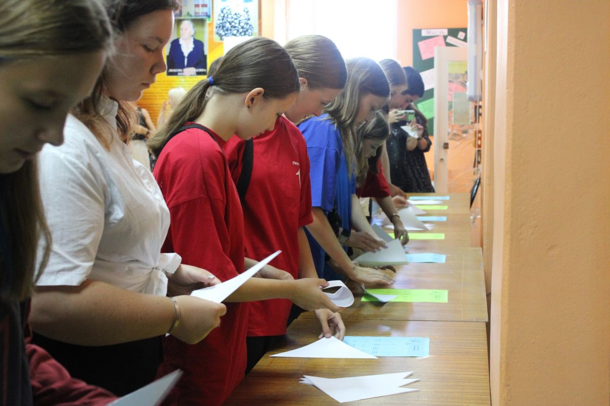 Дети Донского почтили память погибших детей Донбасса