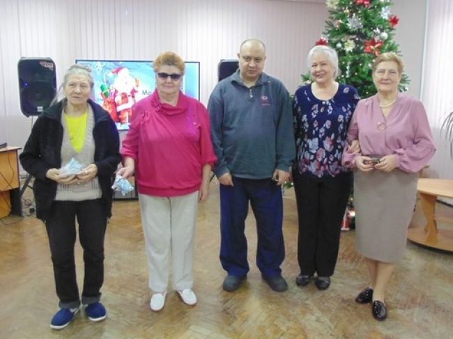 Дончан «серебряного» возраста познакомили с историей Рождества Христова