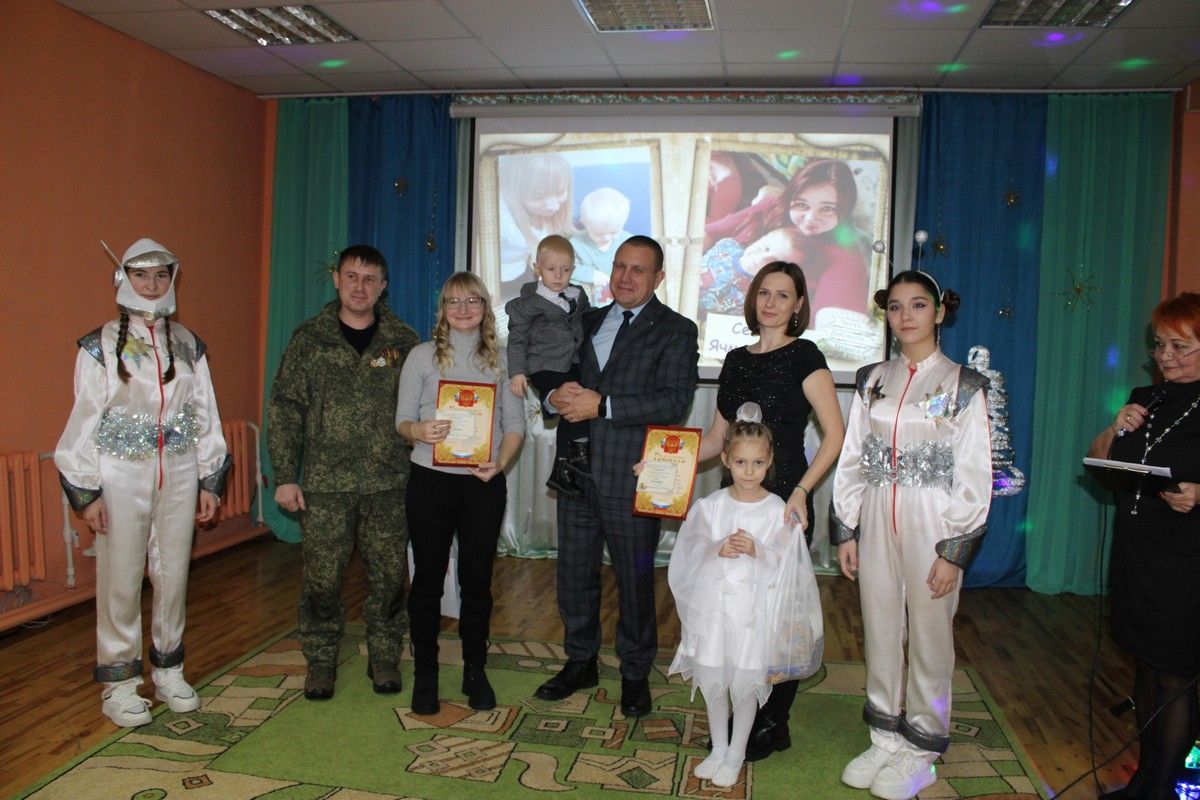 В Донской городской библиотеке прошел праздник в честь читающих семей (фоторепортаж)