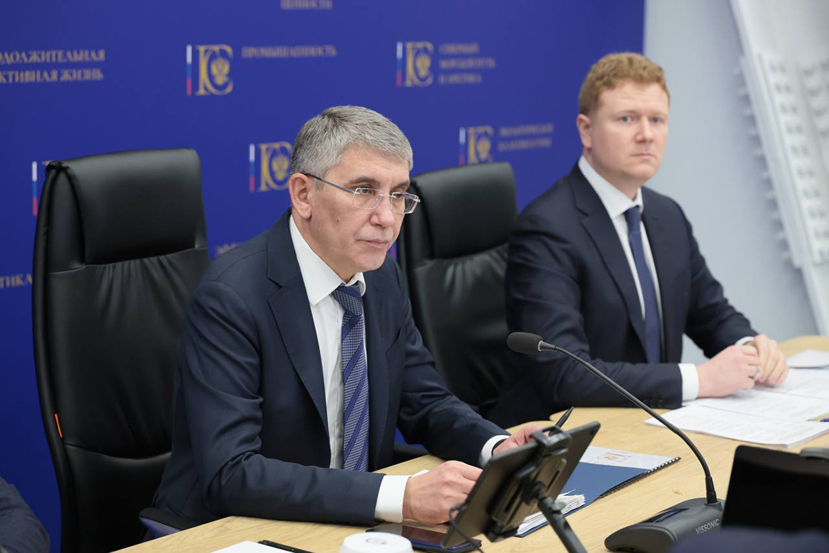 Дмитрий Миляев провел в Москве рабочее совещание комиссии Госсовета РФ по направлению «Физическая культура и спорт» Дмитрий Миляев провел в Москве рабочее совещание комиссии Госсовета РФ по направлению «Физическая культура и спорт»