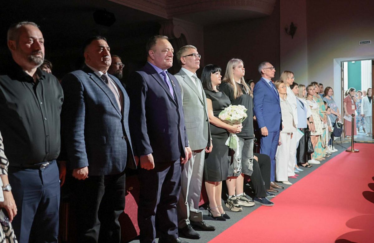 Дмитрий Миляев: «Мы сохраняем преемственность поколений и делаем нашу страну сильнее» Дмитрий Миляев: «Мы сохраняем преемственность поколений и делаем нашу страну сильнее»