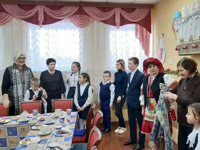 Татьяна Рыбкина передала воспитанникам интерната подарки от губернатора Тульской области Татьяна Рыбкина передала воспитанникам интерната подарки от губернатора Тульской области