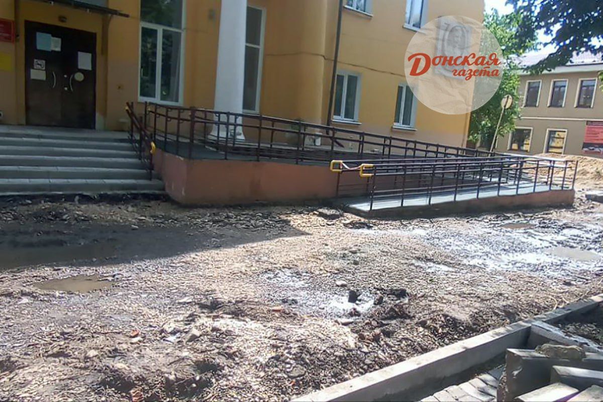 Перед Донской школой искусств будет новый тротуар Перед Донской школой искусств будет новый тротуар