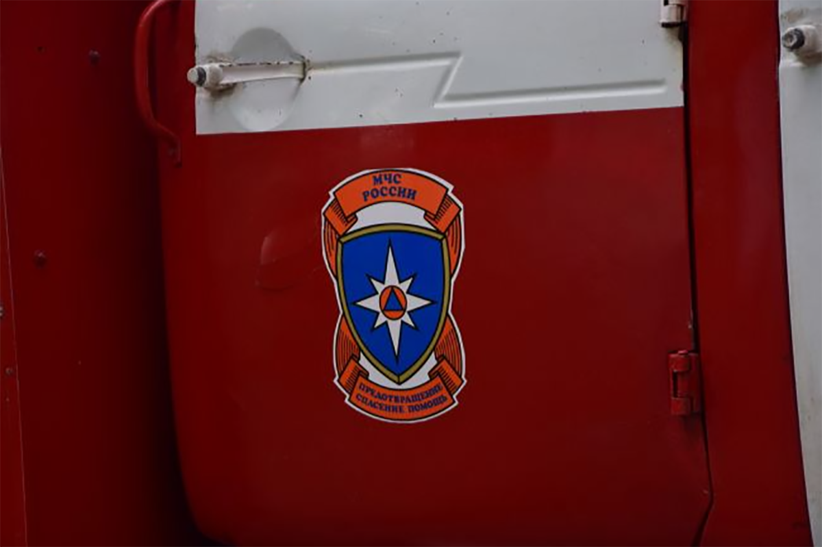 В микрорайоне Центральном горело заброшенное здание В микрорайоне Центральном горело заброшенное здание