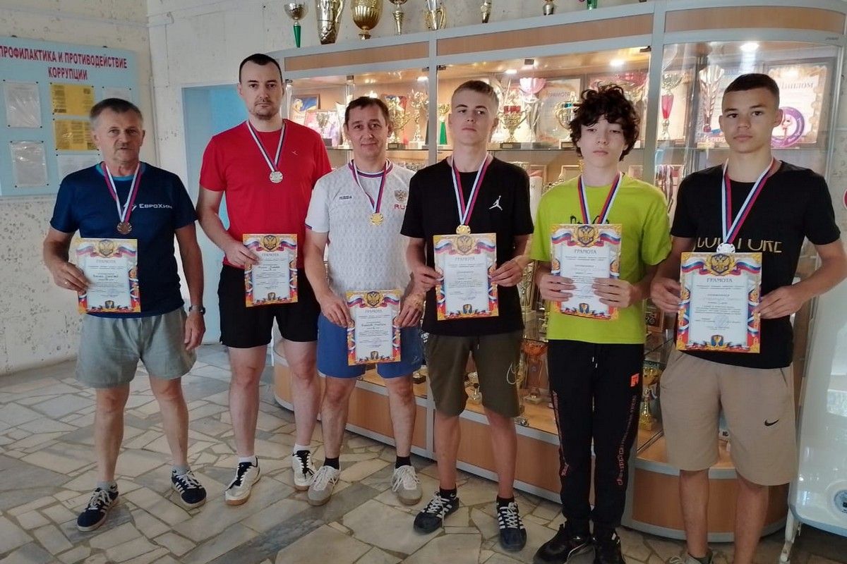 Дончане в честь Дня города провели турнир по настольному теннису Дончане в честь Дня города провели турнир по настольному теннису