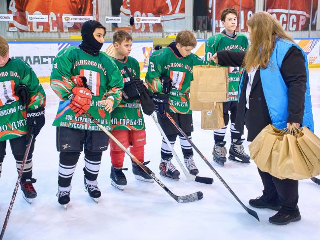 Дончане и куркинцы играли в хоккей в одной команде
