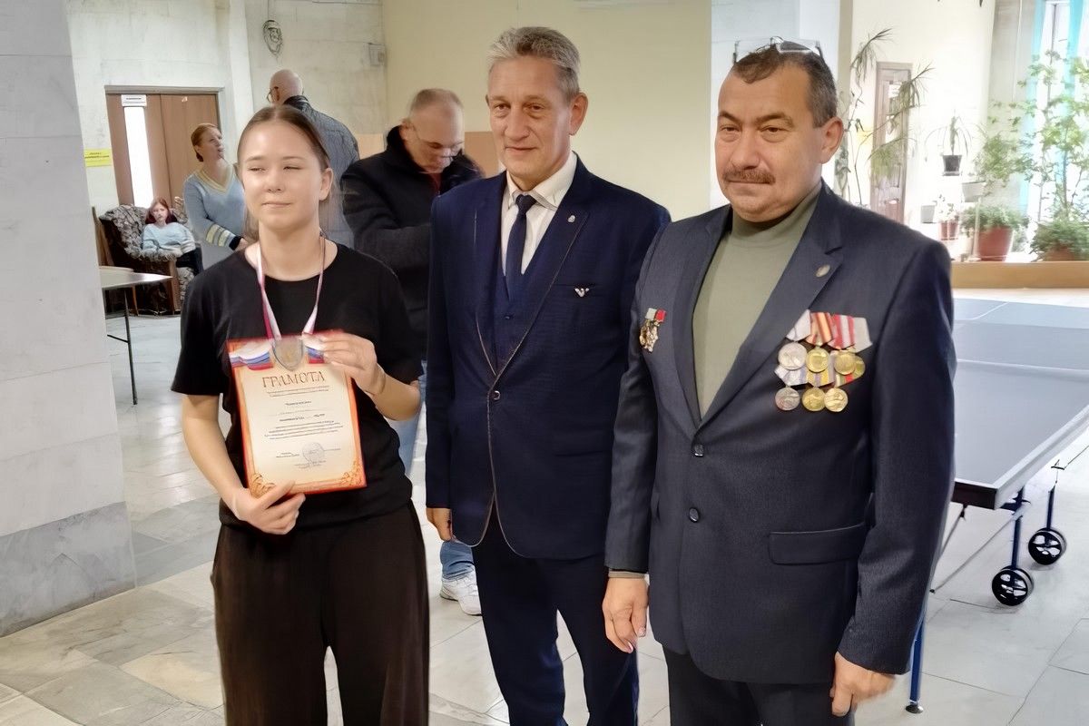 В Донском прошел турнир по настольному теннису среди юношей и девушек В Донском прошел турнир по настольному теннису среди юношей и девушек