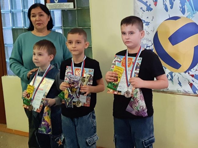 На чемпионате Новомосковска по шахматам весь пьедестал почета заняли дончане