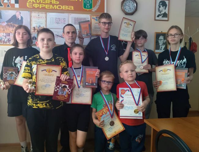 Юные дончане заняли два первых места в шахматном турнире