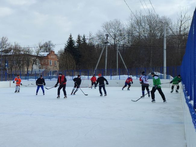 В Донском состоялись товарищеские игры среди мужских хоккейных команд