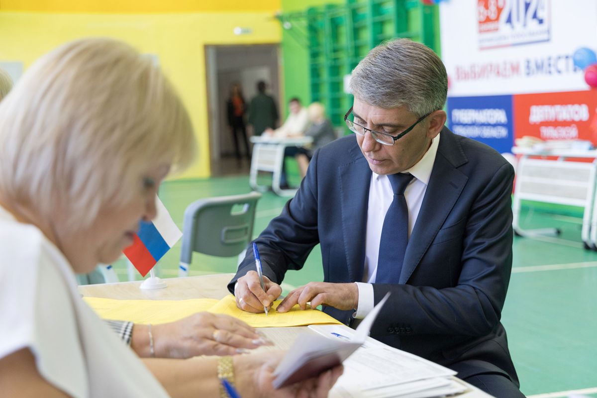 Дмитрий Миляев проголосовал на именном участке в Туле