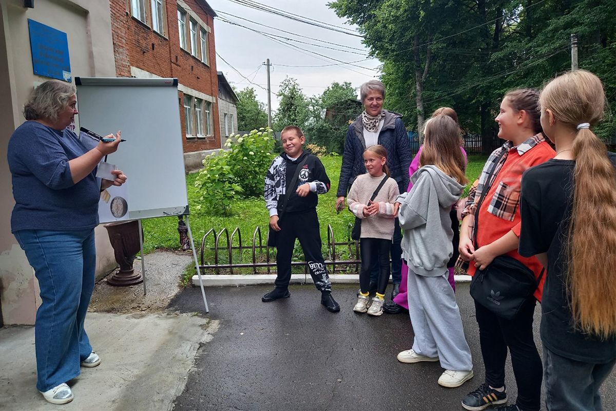 В Дубенской поселковой библиотеке состоялся вечер ума и веселья В Дубенской поселковой библиотеке состоялся вечер ума и веселья