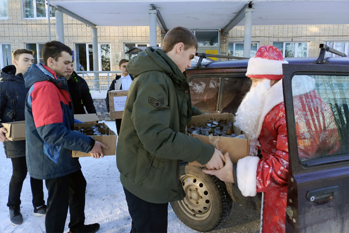 Жители региона подготовили новогодние подарки для российских бойцов Жители региона подготовили новогодние подарки для российских бойцов